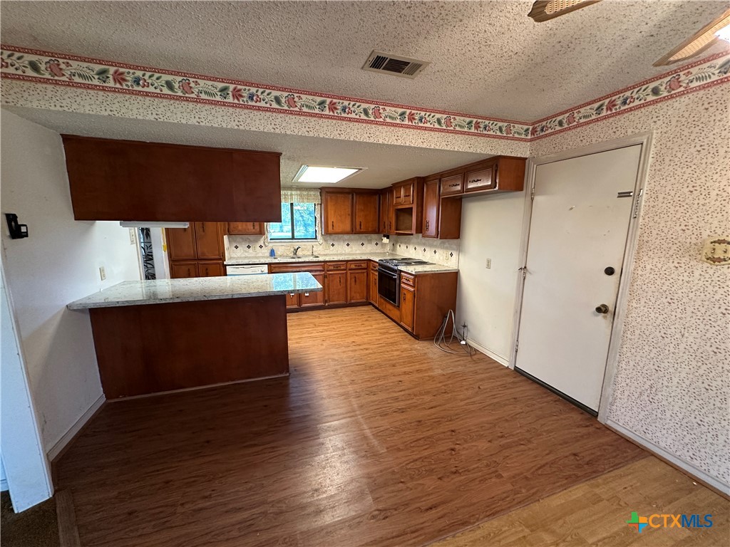 996 Carefree Drive Property Photo 7