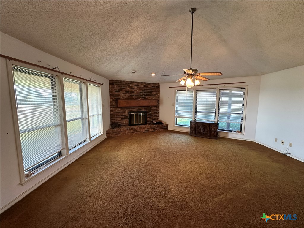 996 Carefree Drive Property Photo 9