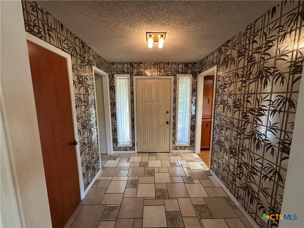 996 Carefree Drive Property Photo 10