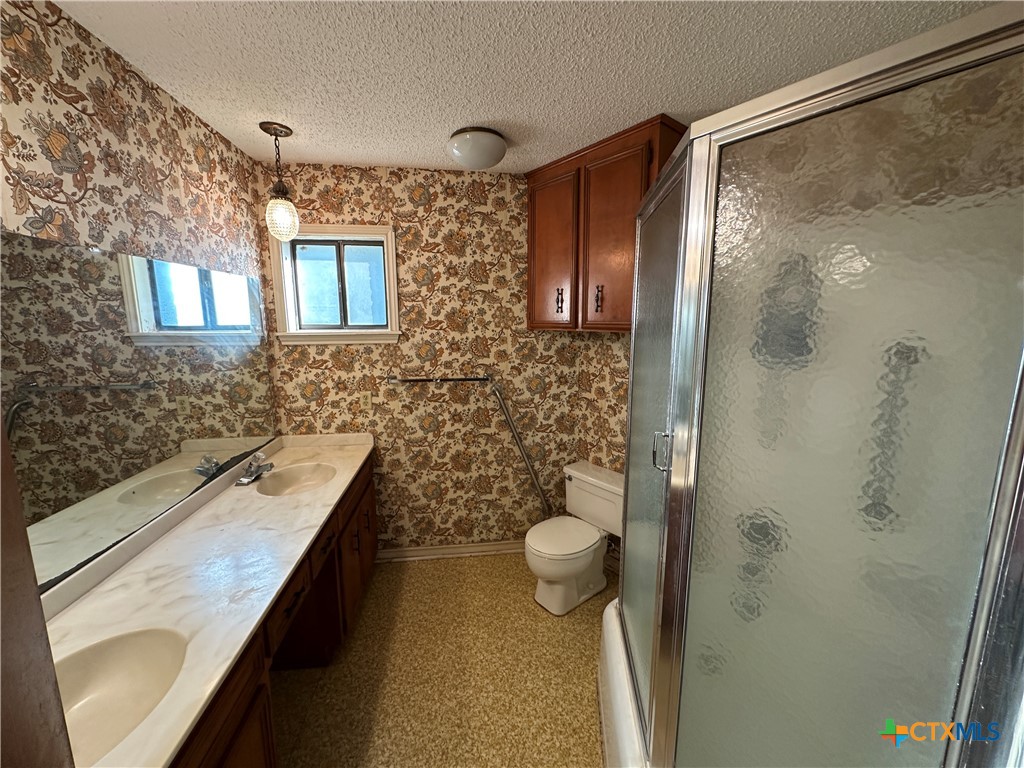 996 Carefree Drive Property Photo 12