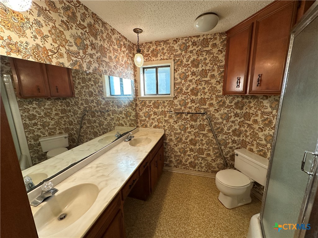 996 Carefree Drive Property Photo 13