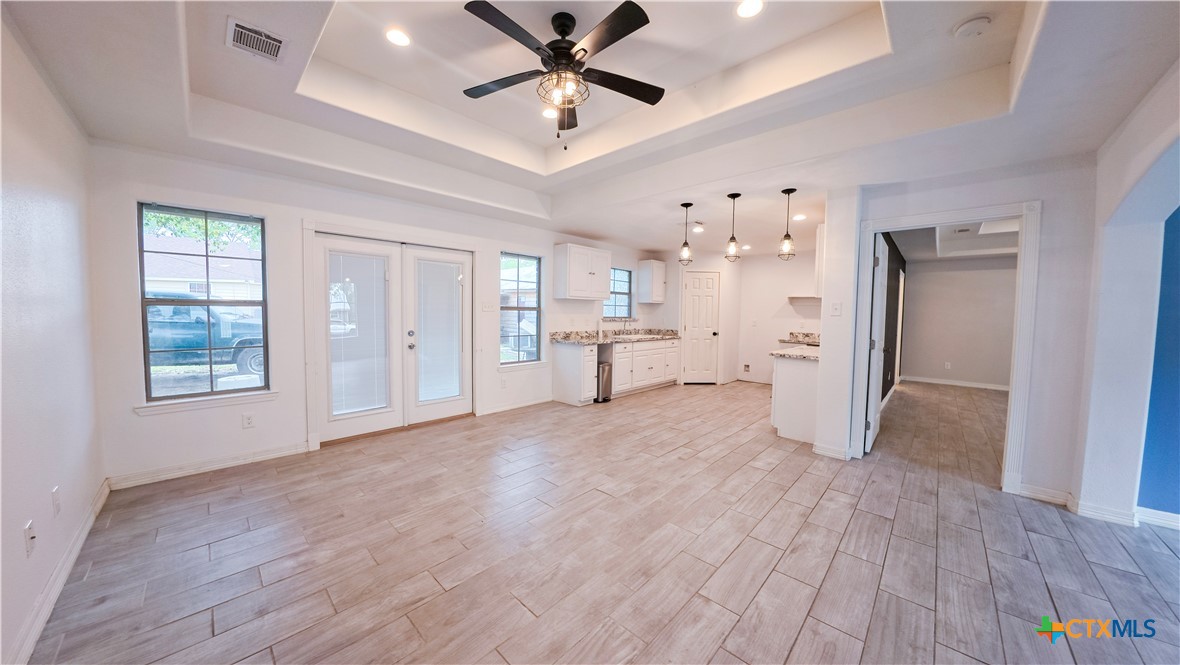 513 Lincoln Street Property Photo 2