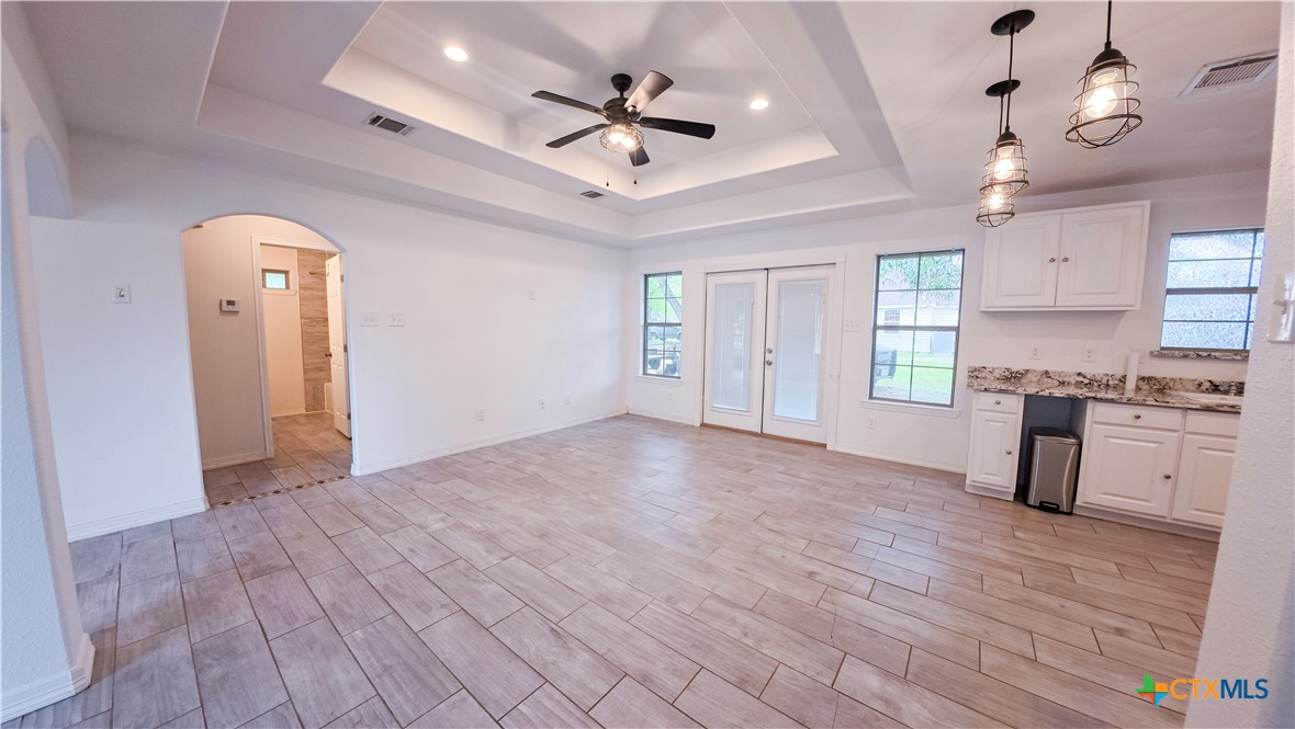 513 Lincoln Street Property Photo 3