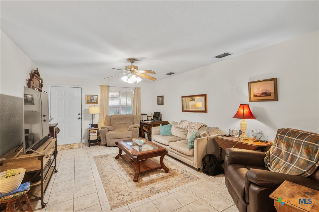 374 & 376 Navidad Property Photo 4