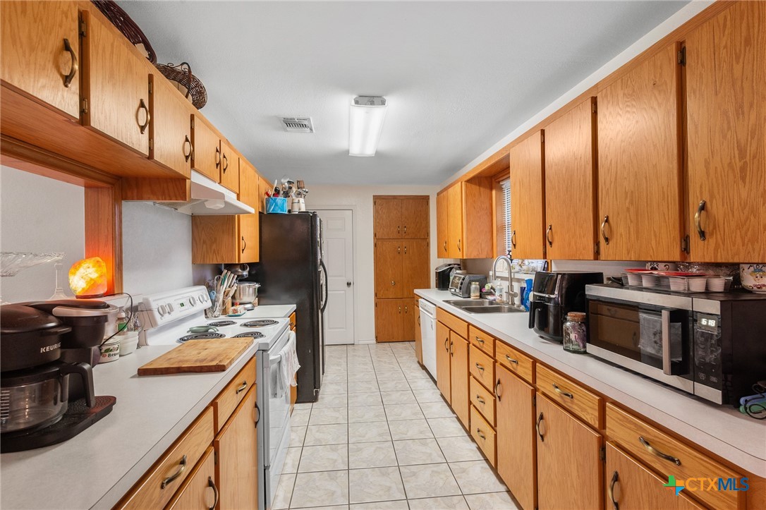 374 & 376 Navidad Property Photo 9