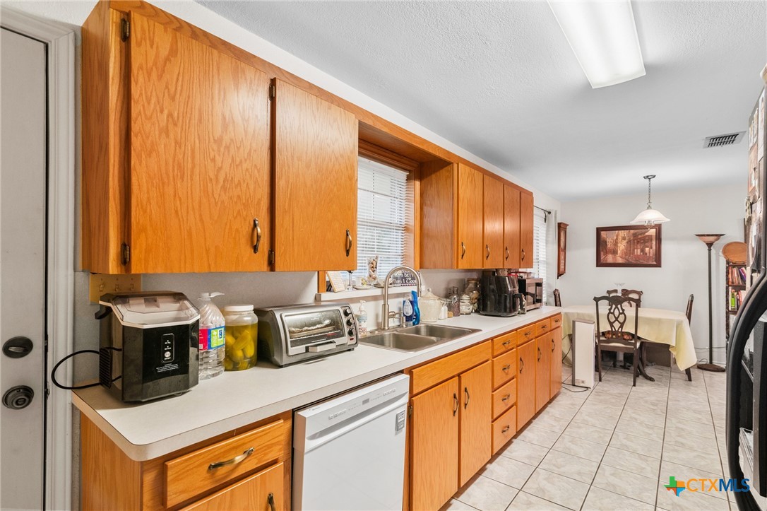 374 & 376 Navidad Property Photo 11