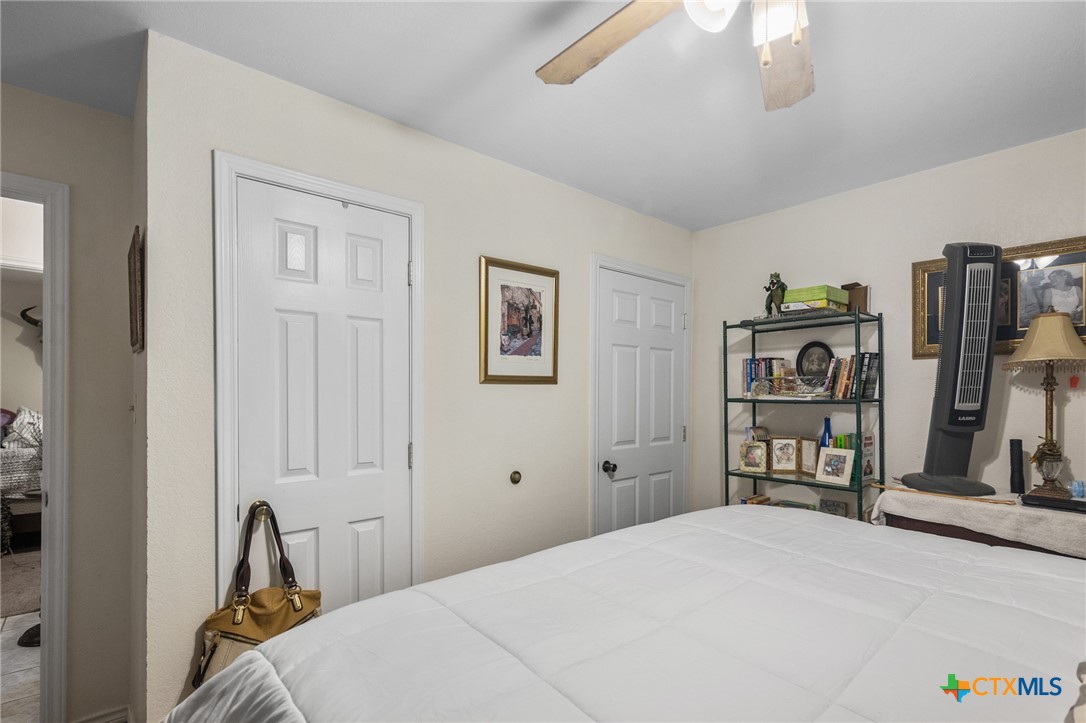 374 & 376 Navidad Property Photo 14