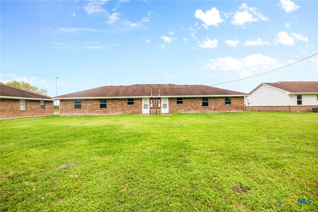 374 & 376 Navidad Property Photo 18