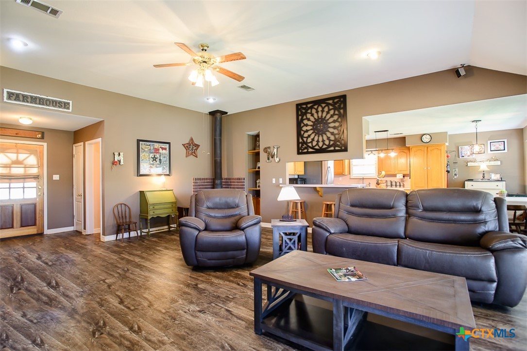 296 Cross Timbers Lane Property Photo 7
