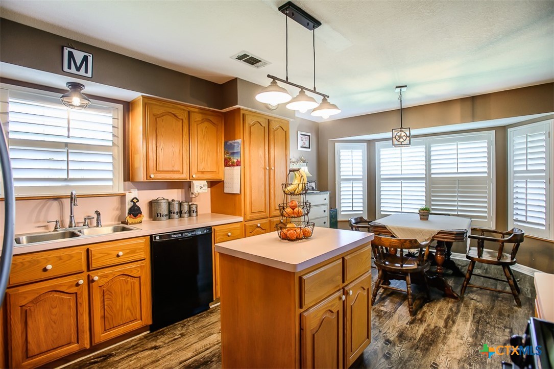 296 Cross Timbers Lane Property Photo 8