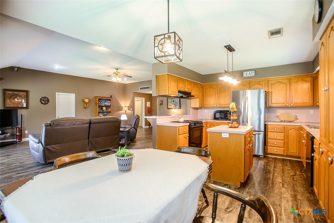 296 Cross Timbers Lane Property Photo 10