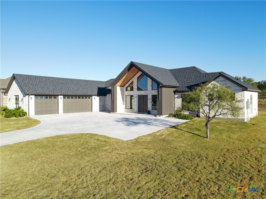 549 County Road 3152 Property Photo 5