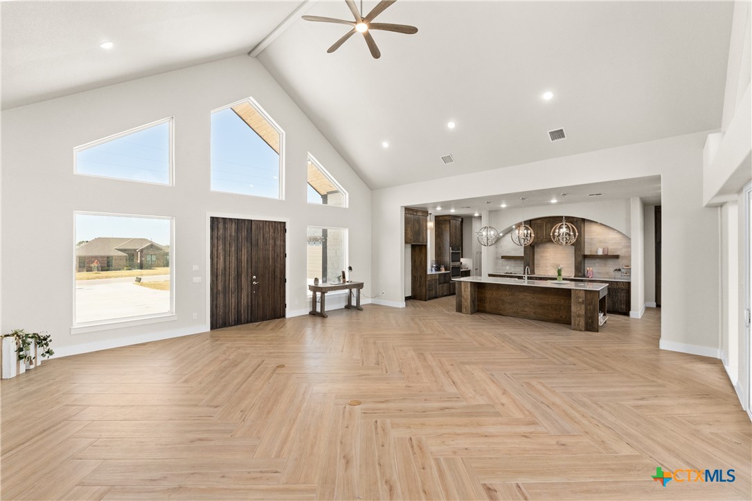 549 County Road 3152 Property Photo 9