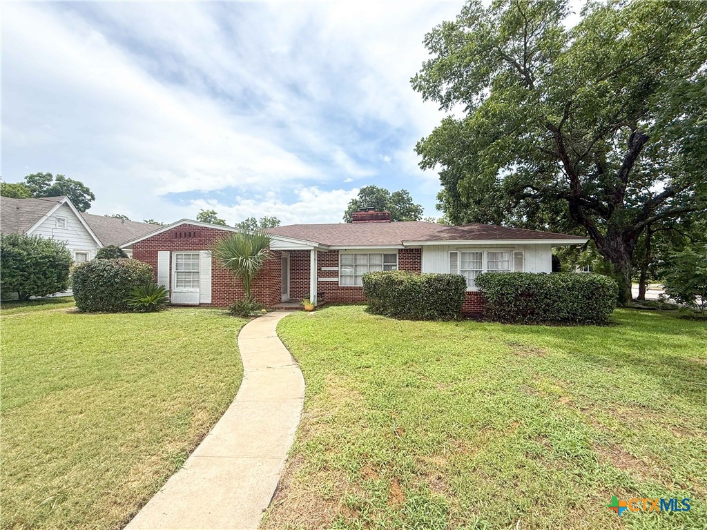 1307 N Main Street Property Photo 1