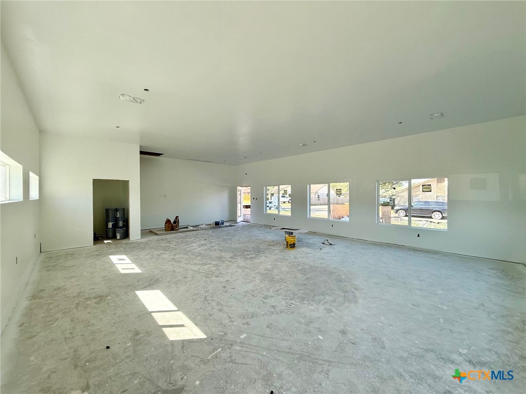 100 Paula Lane Property Photo 2
