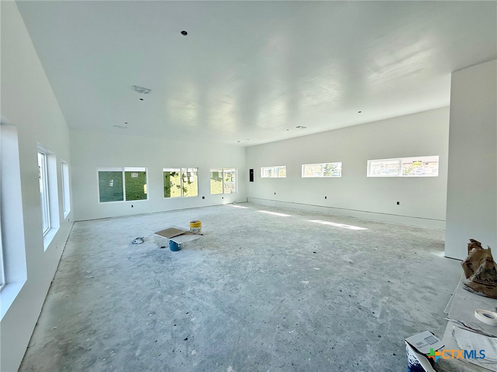 100 Paula Lane Property Photo 3