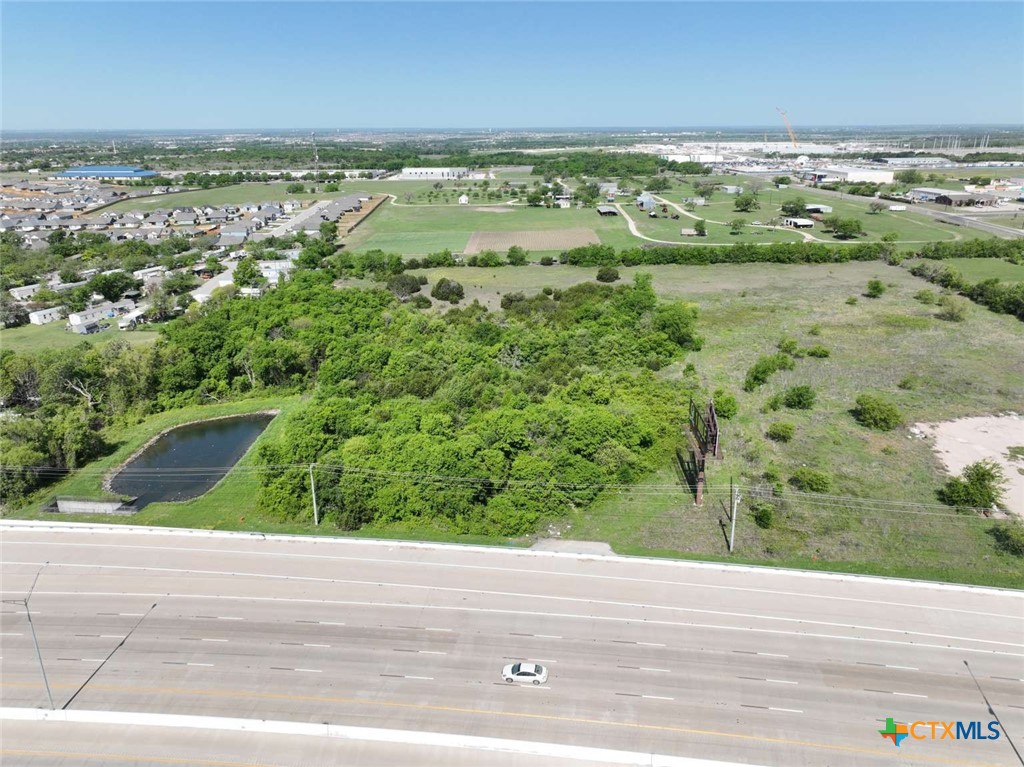1902 N General Bruce Drive Property Photo 3