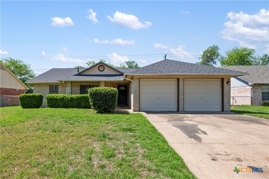 1402 Clairidge Avenue Property Photo 1