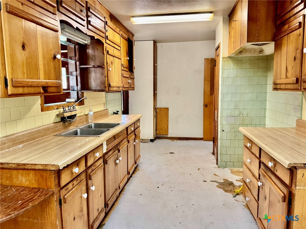 702 E Rosebud Avenue Property Photo 4