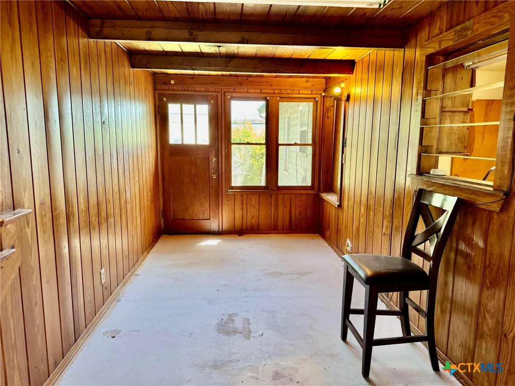 702 E Rosebud Avenue Property Photo 7
