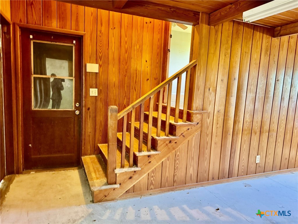 702 E Rosebud Avenue Property Photo 9