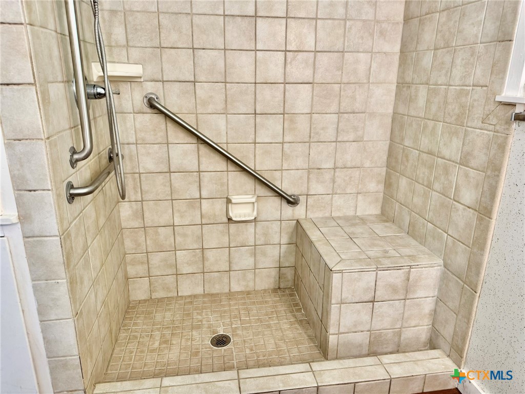 702 E Rosebud Avenue Property Photo 14