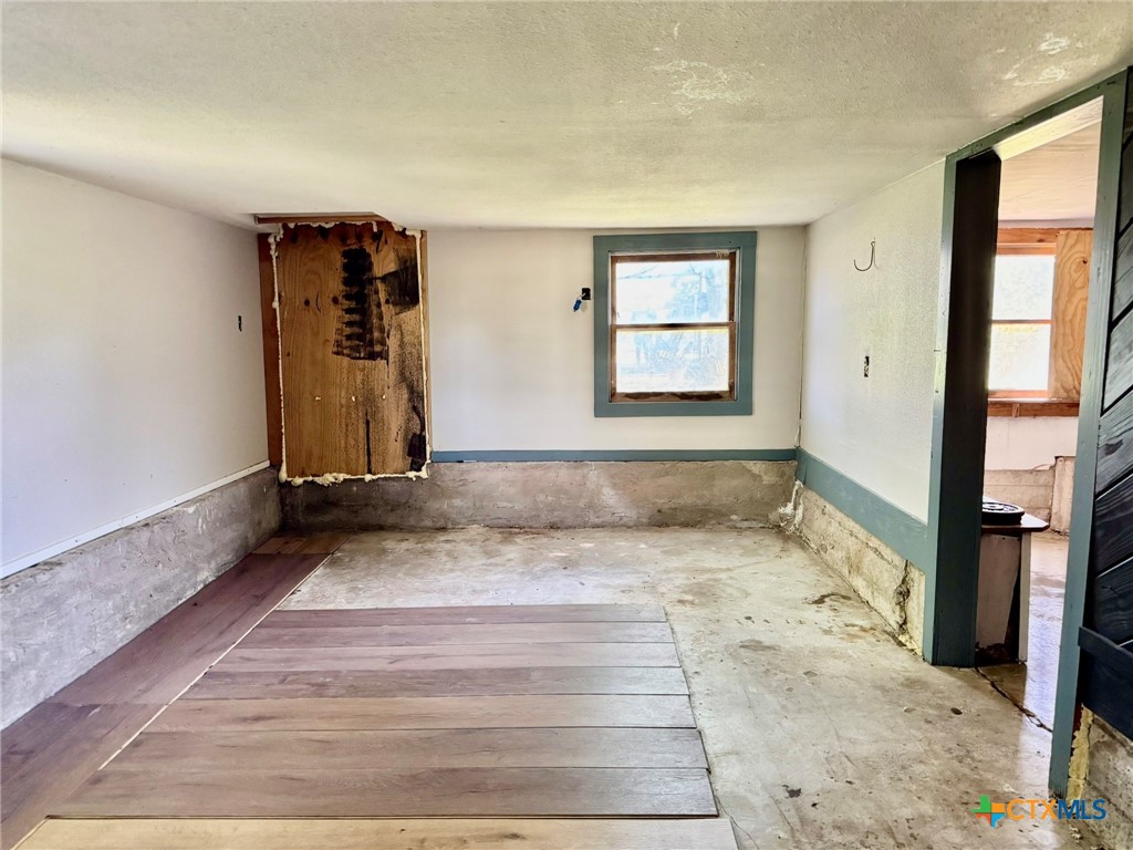 702 E Rosebud Avenue Property Photo 24