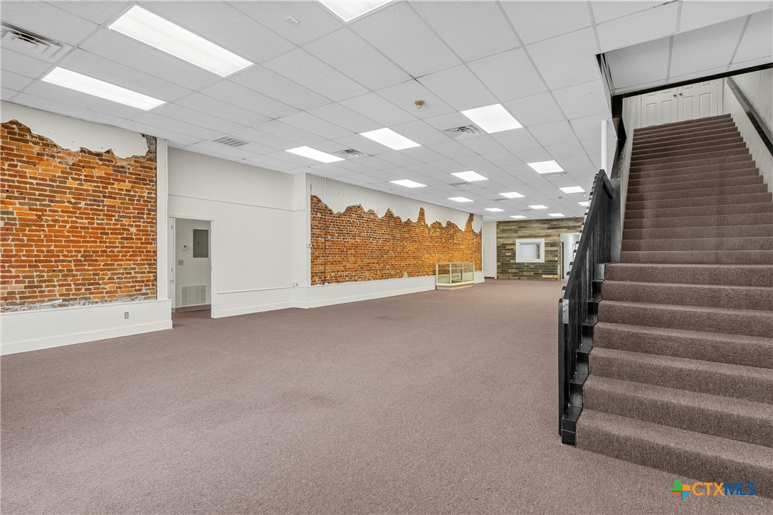 107 W Main Street Property Photo 8