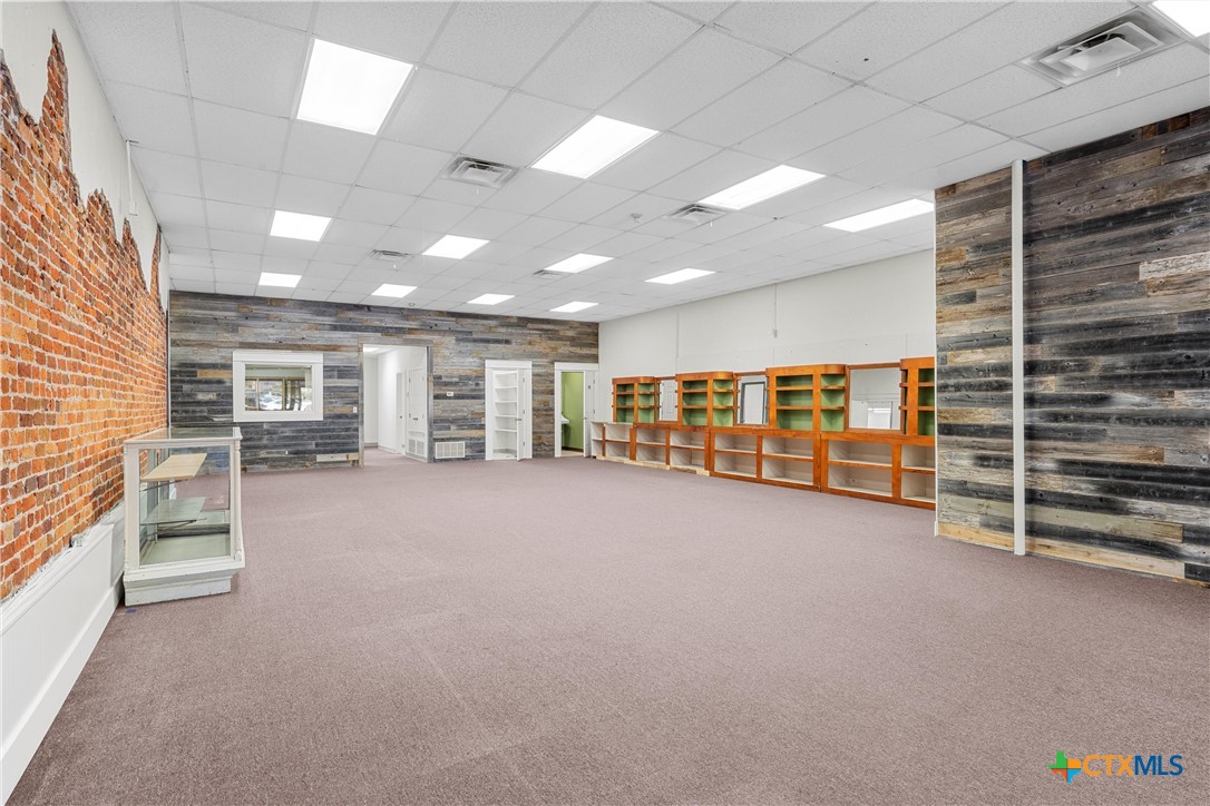 107 W Main Street Property Photo 10