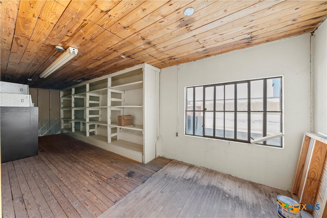 107 W Main Street Property Photo 35