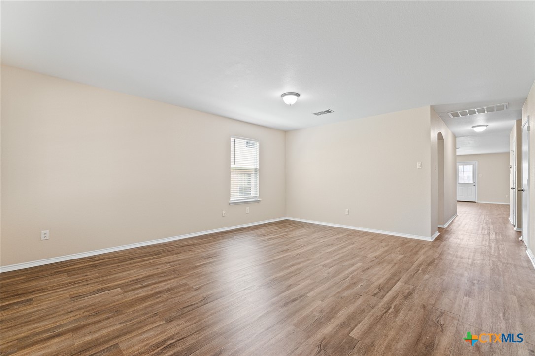 9305 Devonshire Court Property Photo 5
