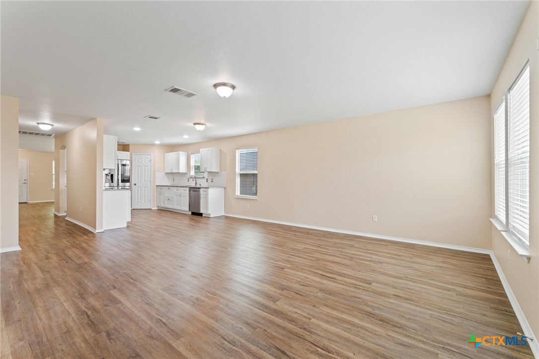 9305 Devonshire Court Property Photo 11