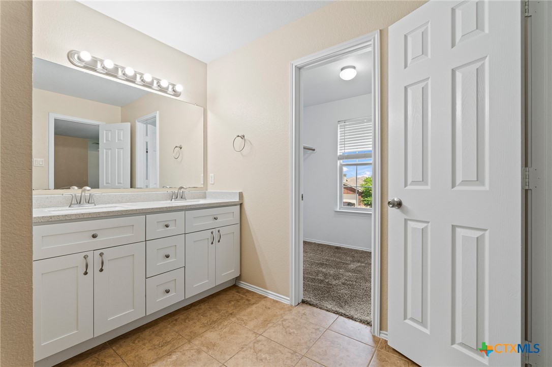 9305 Devonshire Court Property Photo 24
