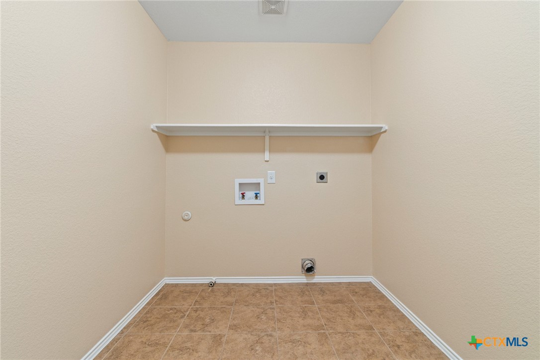 9305 Devonshire Court Property Photo 30