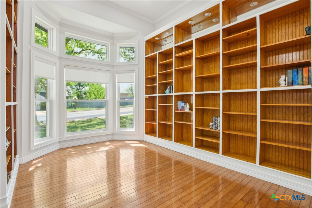 7912 Elkhorn Mountain Trail Property Photo 4