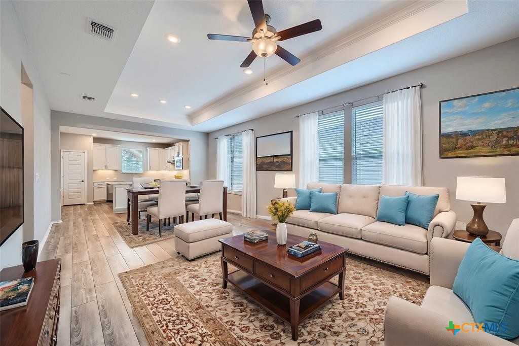 805 Saratoga Lane Property Photo