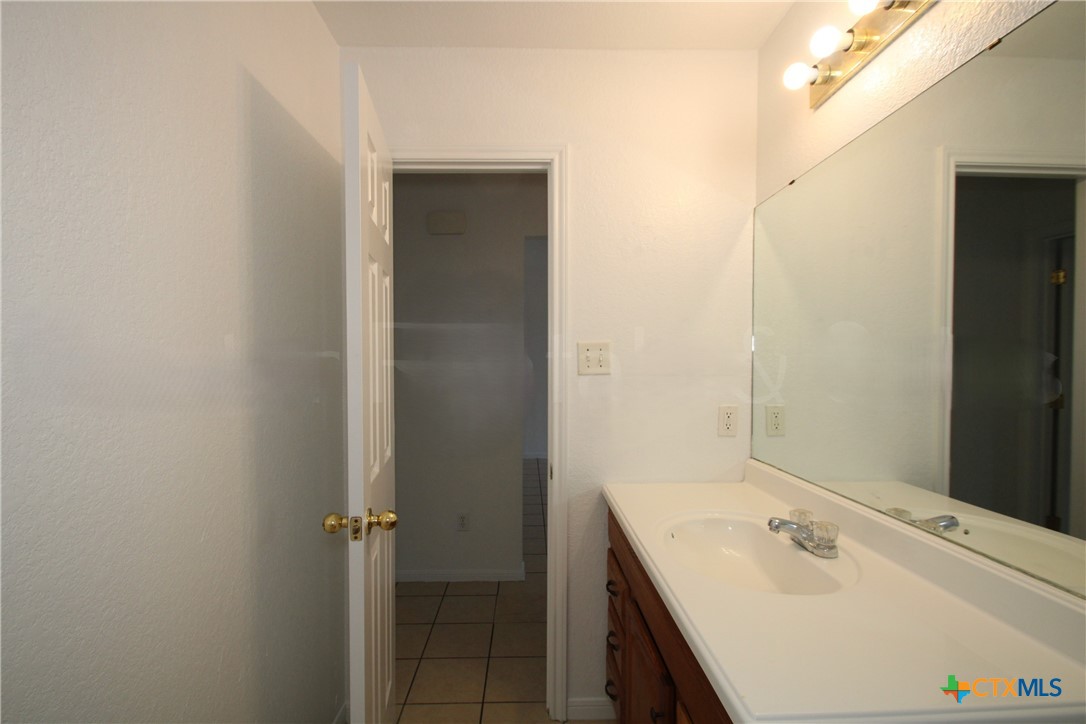 404 Justin Lane Property Photo 5