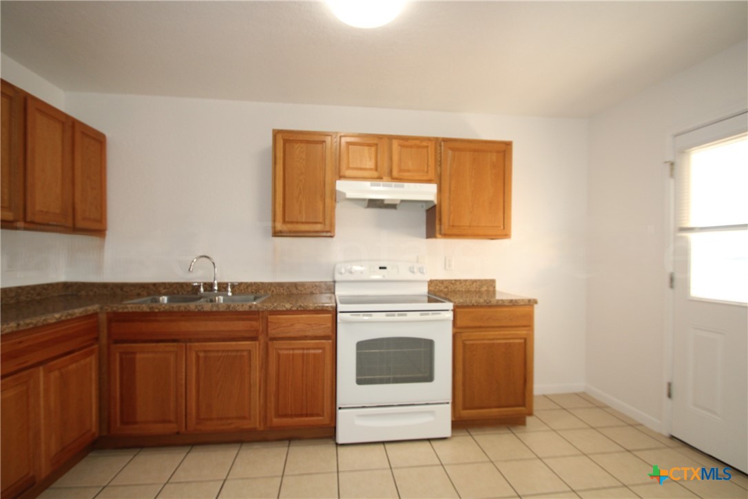 404 Justin Lane Property Photo 11