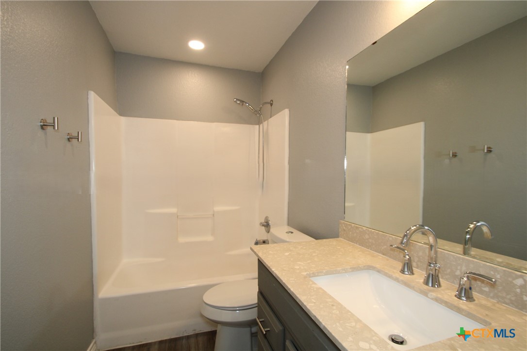 404 Justin Lane Property Photo 20