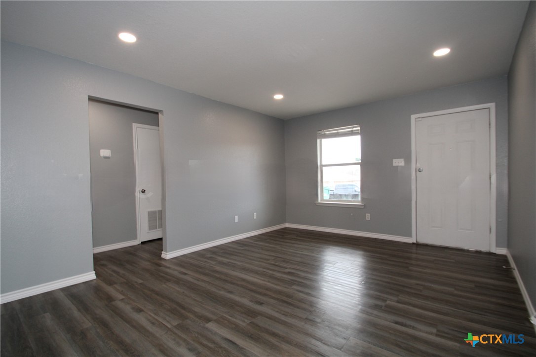 404 Justin Lane Property Photo 31