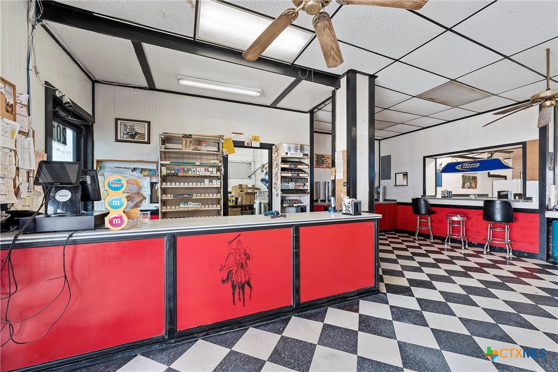 201 W Oak Street Property Photo 10