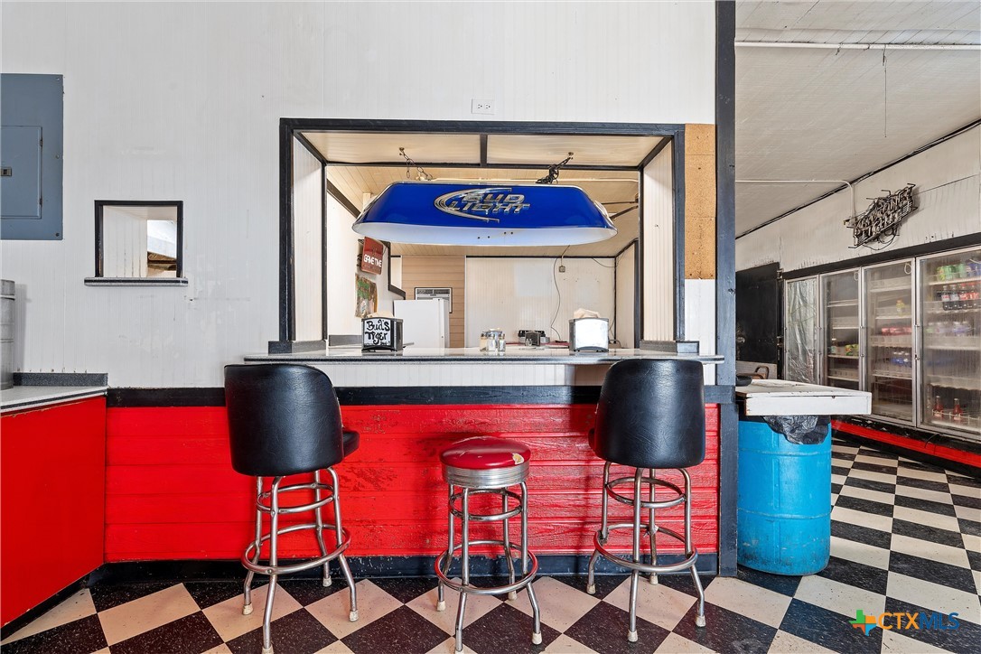 201 W Oak Street Property Photo 15