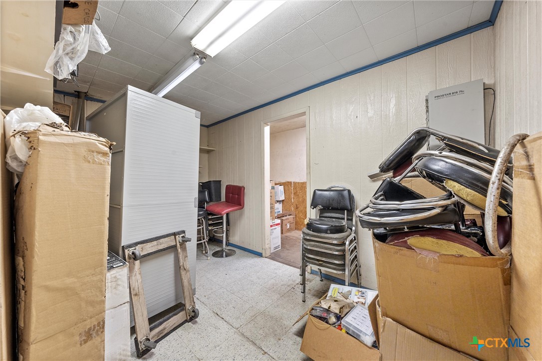 201 W Oak Street Property Photo 32