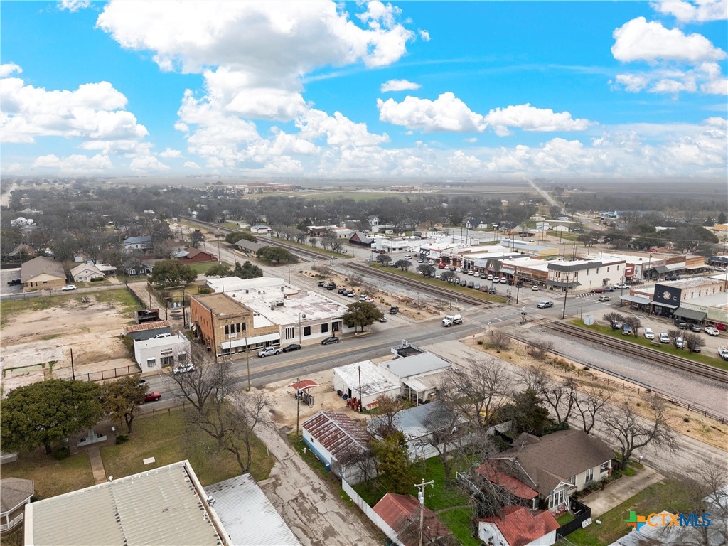 201 W Oak Street Property Photo 38