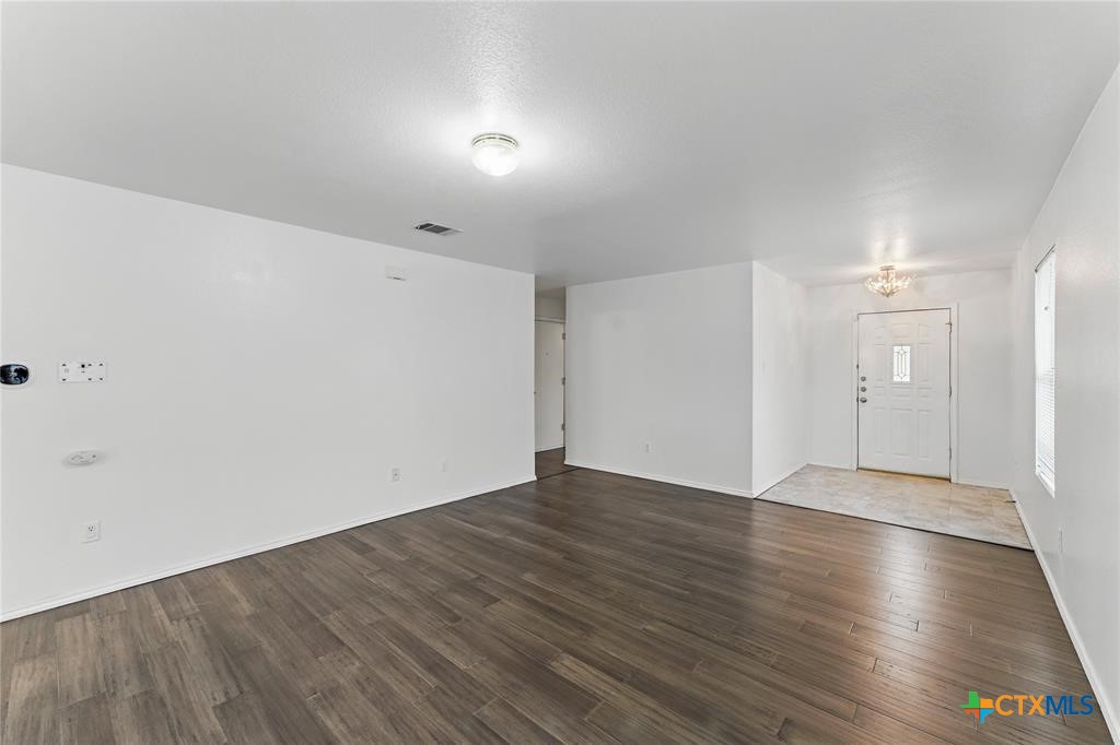 3107 Crownover Street Property Photo 2