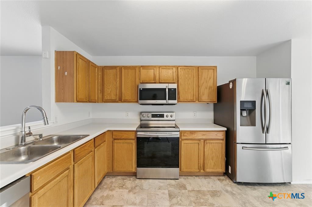3107 Crownover Street Property Photo 8