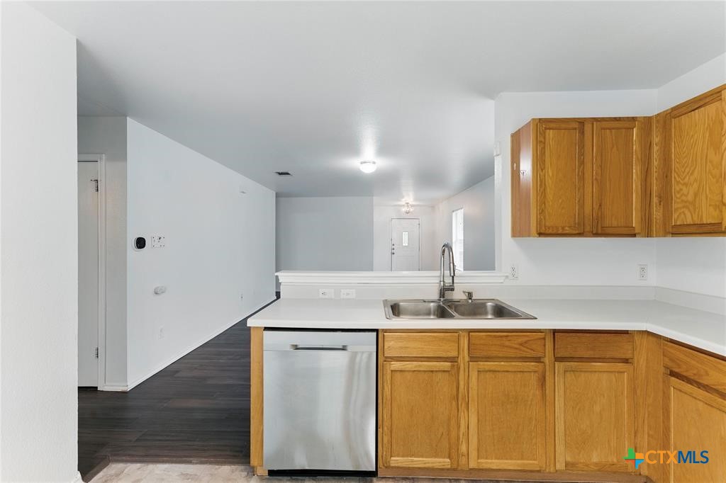 3107 Crownover Street Property Photo 9