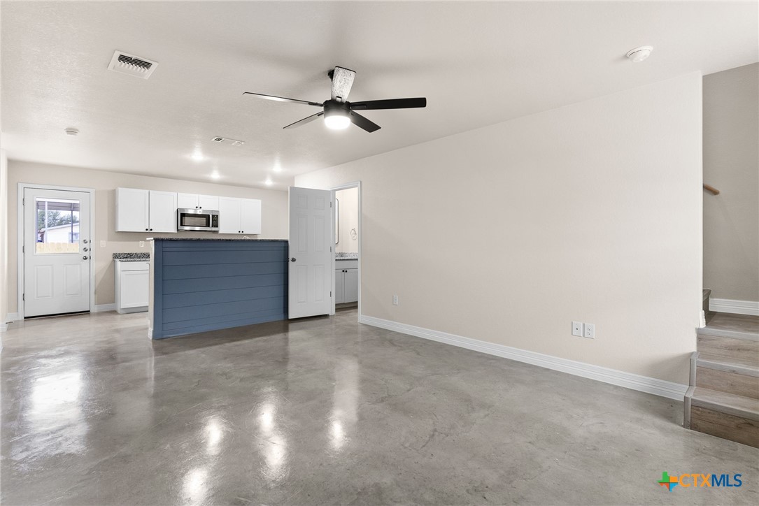 803 White Meadow Lane B Property Photo 2