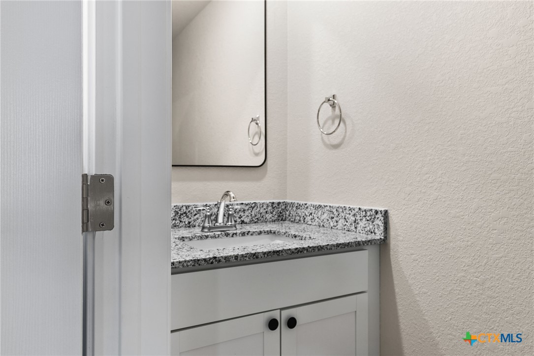 803 White Meadow Lane B Property Photo 6