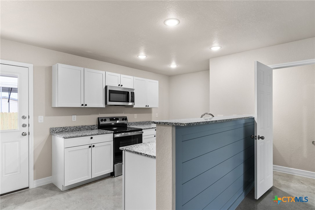 803 White Meadow Lane B Property Photo 7